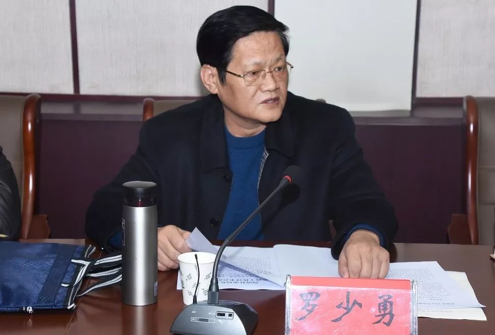 《致加西亚的信》一书讲述了美西战争中,美国陆军中尉罗文为完成上司