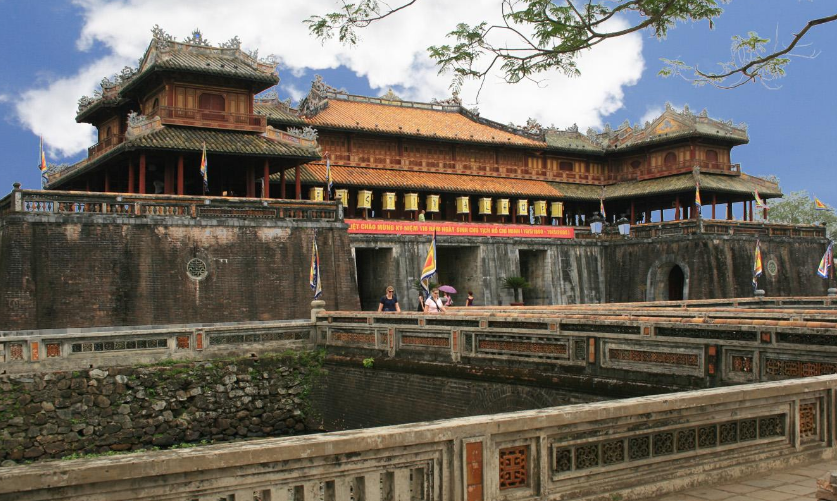 原创67越南最大古建筑群修建上仿造了我国故宫却仍被列为世界遗产