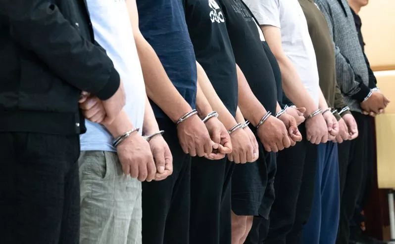 扫黑除恶昨天14名被告人领刑涉案金额170余万