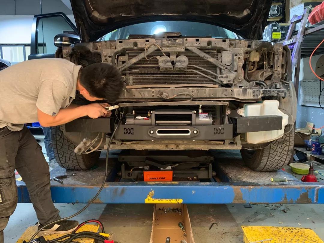 【路虎改装】发现4安装隐藏式电动绞盘_搜狐汽车_搜狐网