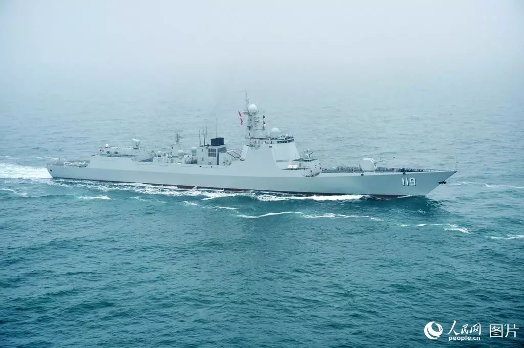 "贵阳"号导弹驱逐舰(舷号119)"南昌"舰是055型万吨级大型驱逐舰的首