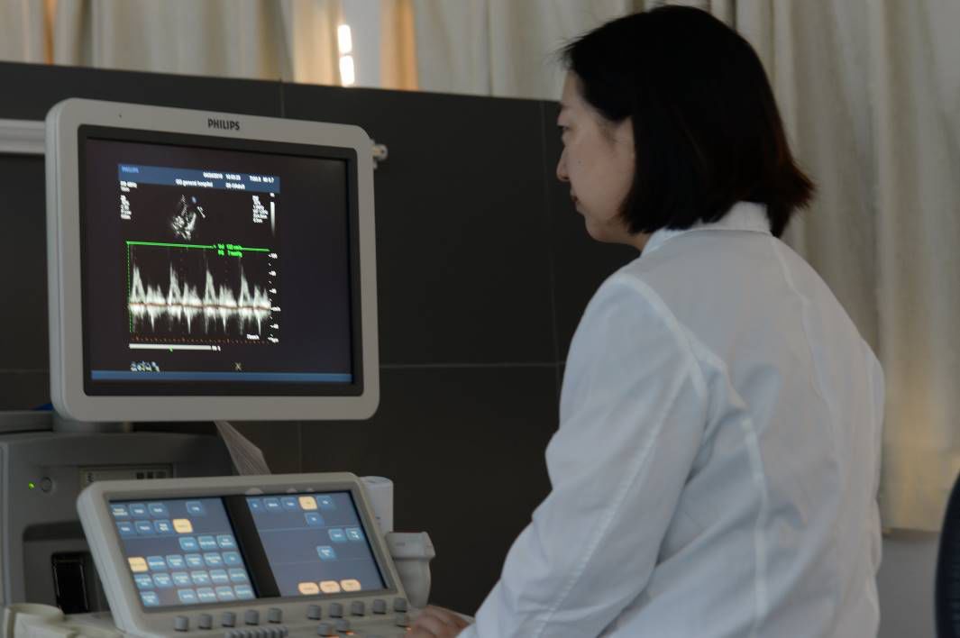 张莹是心血管病专科培训基地首批认证的带教老师.