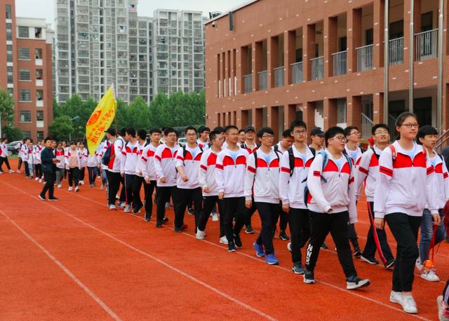 寿县寿春中学夏季校服图片