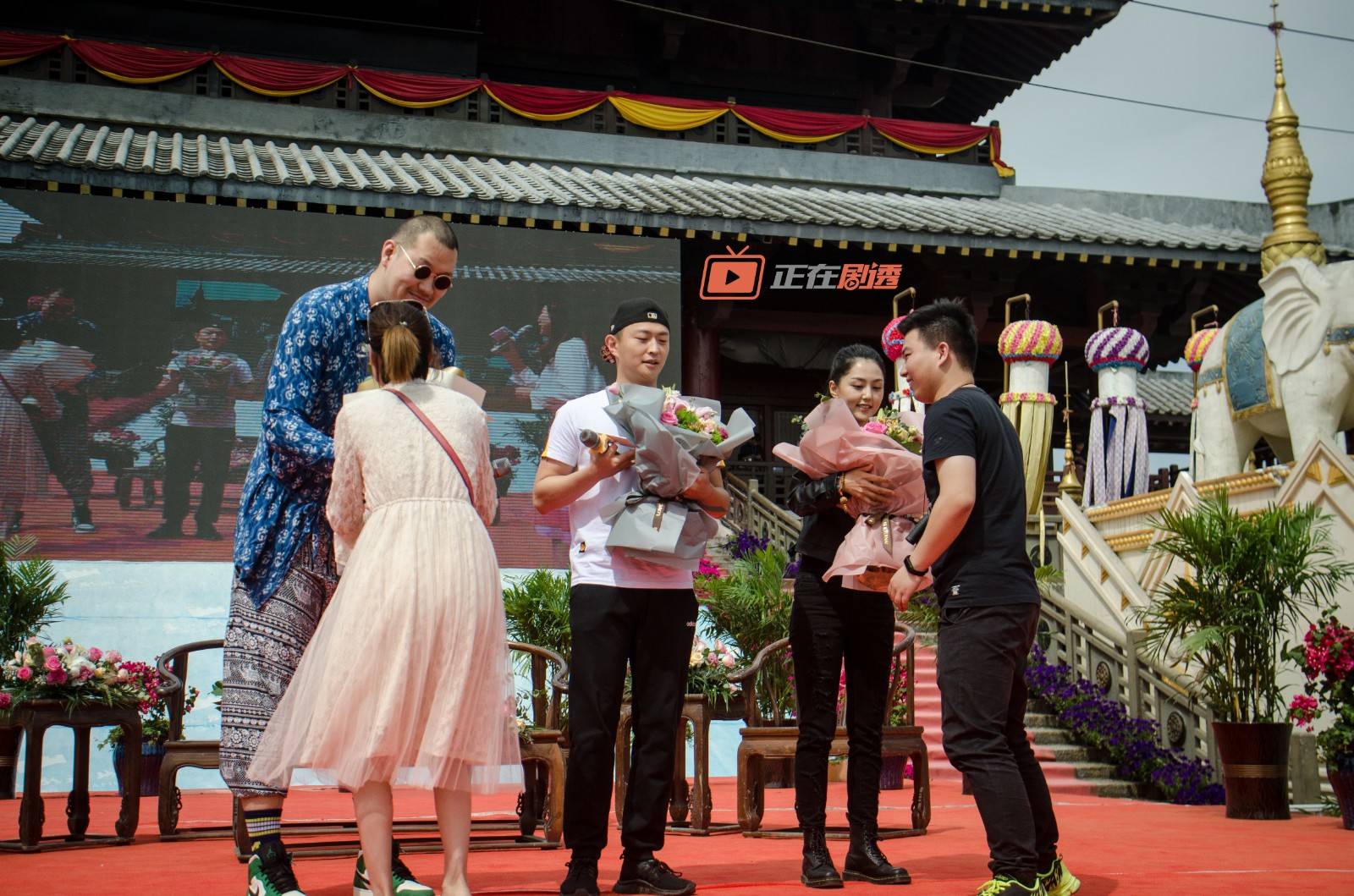 斗罗大陆剧组见面会真2米大汉民族风情如何演绎人气ip