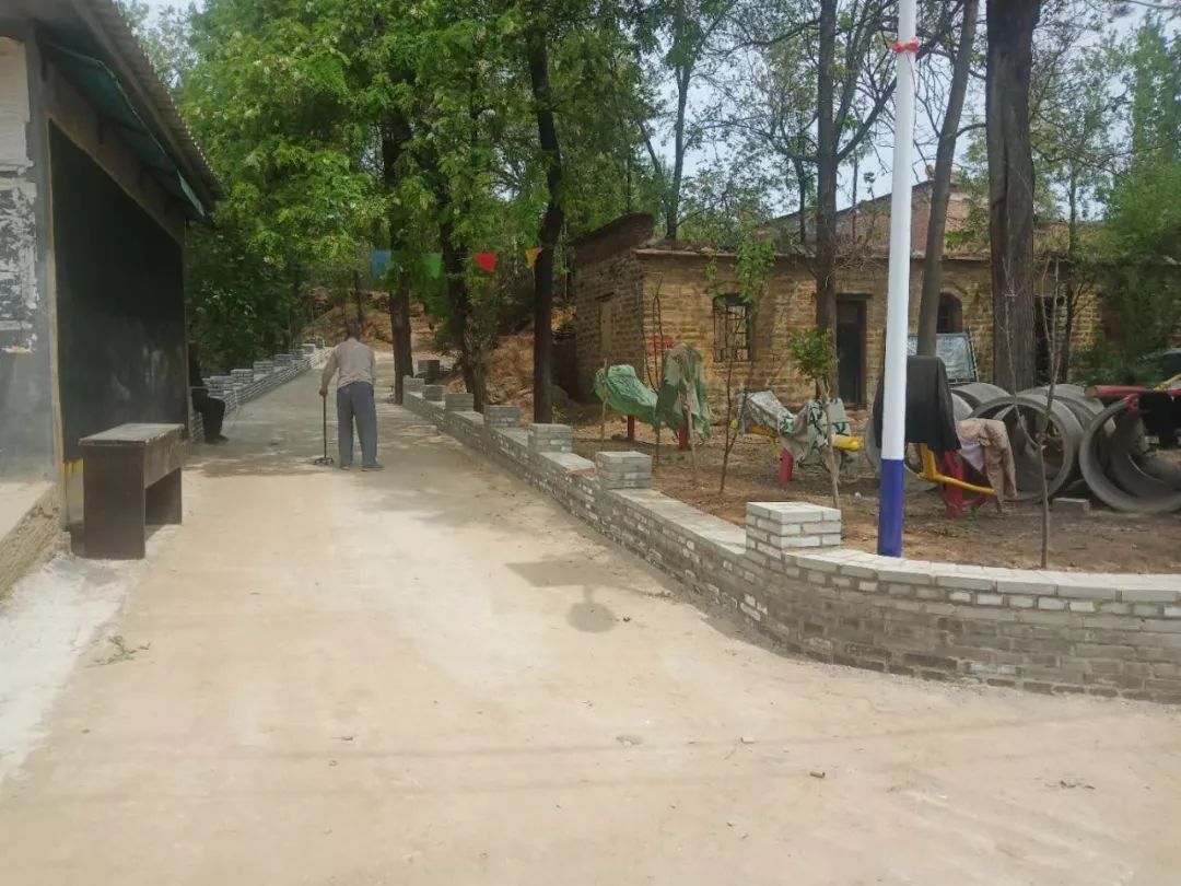 8路罗镇▲英谈村河道整治.▲血流峪村墙体美化.▲魏庄村墙体美化.