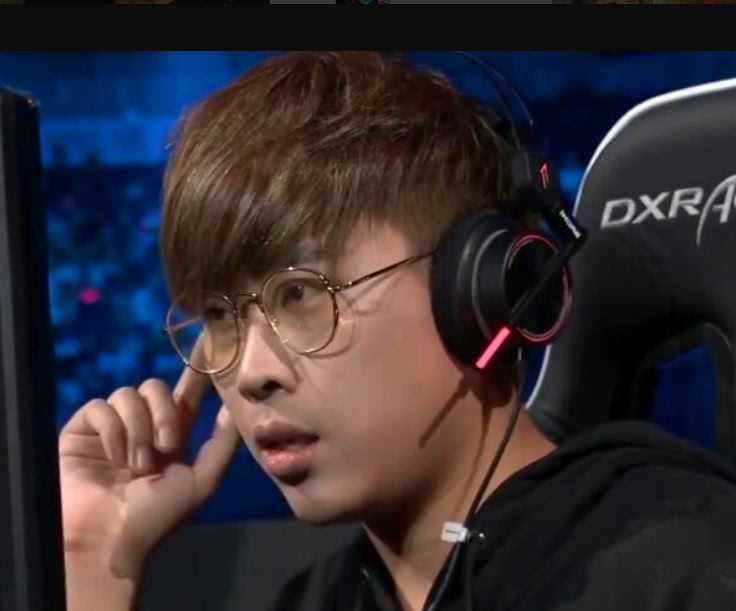 说起马飞飞,他之前在电竞圈也非常出名,也是卢本伟