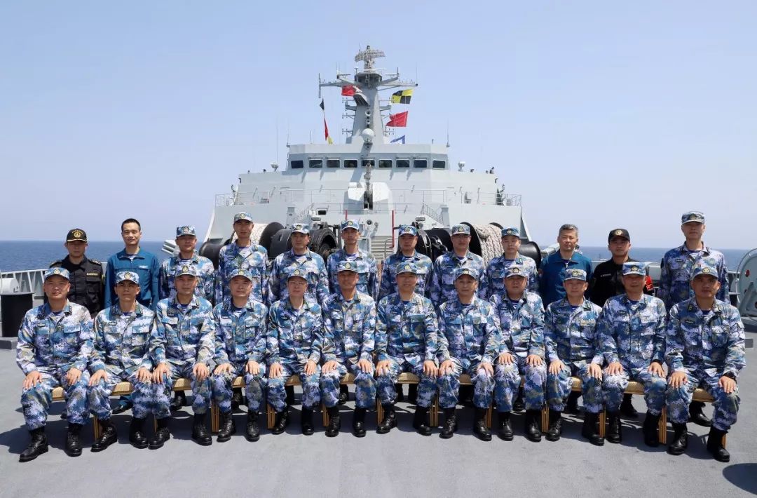 海军第31批第32批护航编队举行任务交接仪式中船舰儿不辱使命