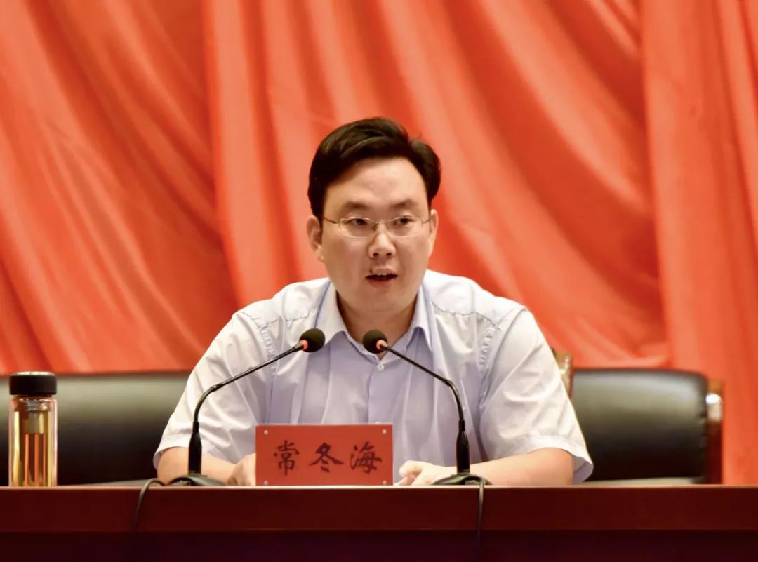 兴化市委常委组织部部长常冬海认真贯彻新条例精准选任好干部
