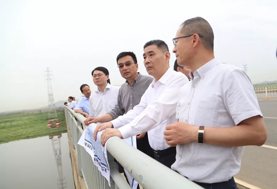 彭浩到大堤民垸泵站等地检查防汛排涝工作