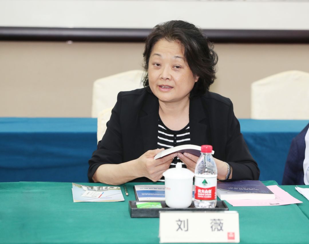 4月25日下午,全国工商联扶贫与社会服务部副部长刘薇,中国民营企业