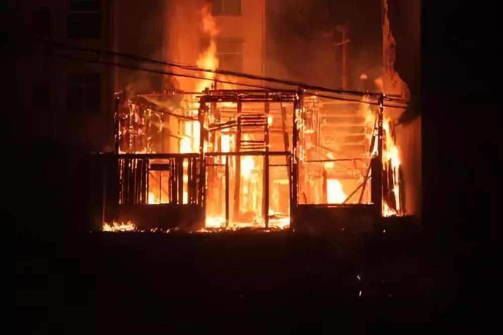 出门后家中起火,他被拘留10天!这些"引火"习惯你有吗?