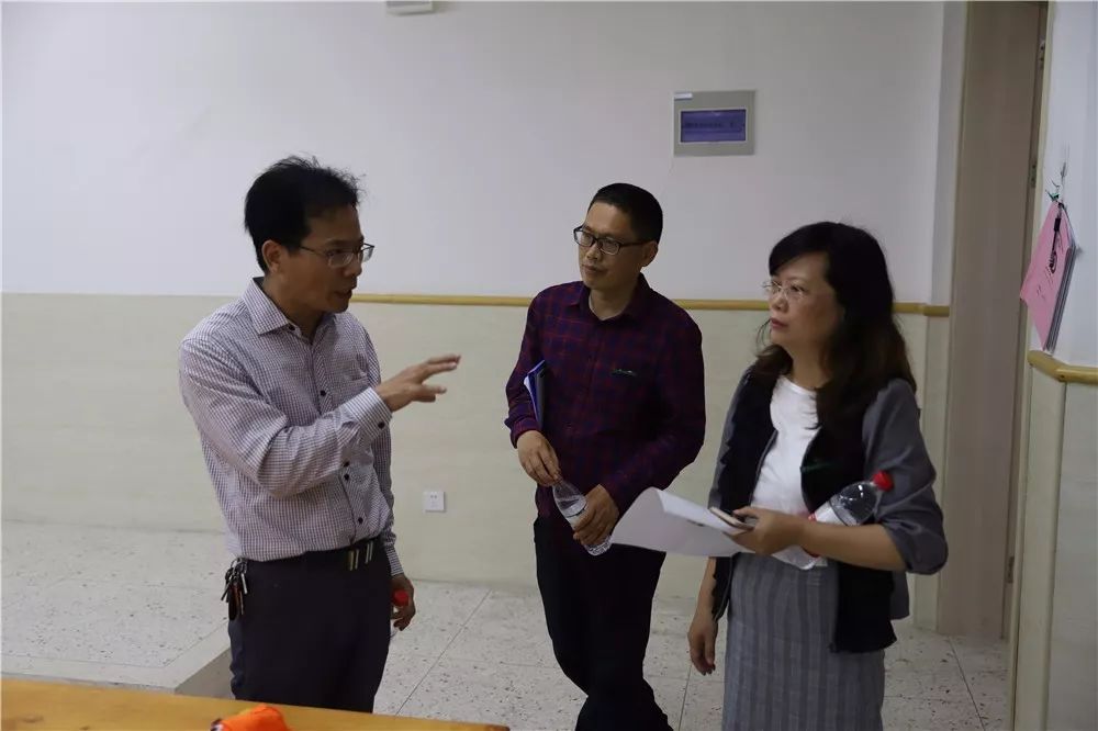 丽水市人民政府教育督导室韦朝辉到丽水市秀山小学指导