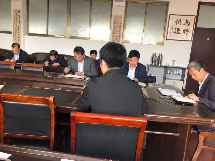 文图丨单猛会议最后,他要求全体教师尤其是班主任老师要吃透新高考