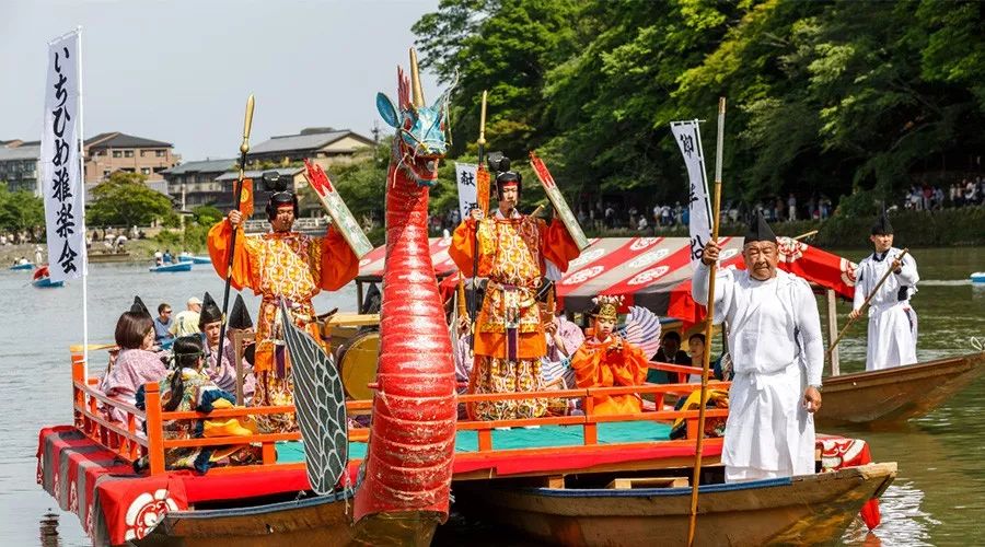 三船祭 | 天皇老丈人倾力打造的平安时代,水波荡漾出细腻底色_日本