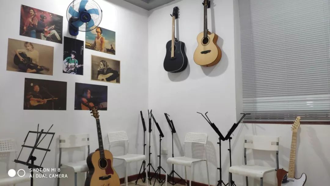 吉他教室星艺表演厅音乐交流室教学成果琴行学员在中新国际音乐大奖赛