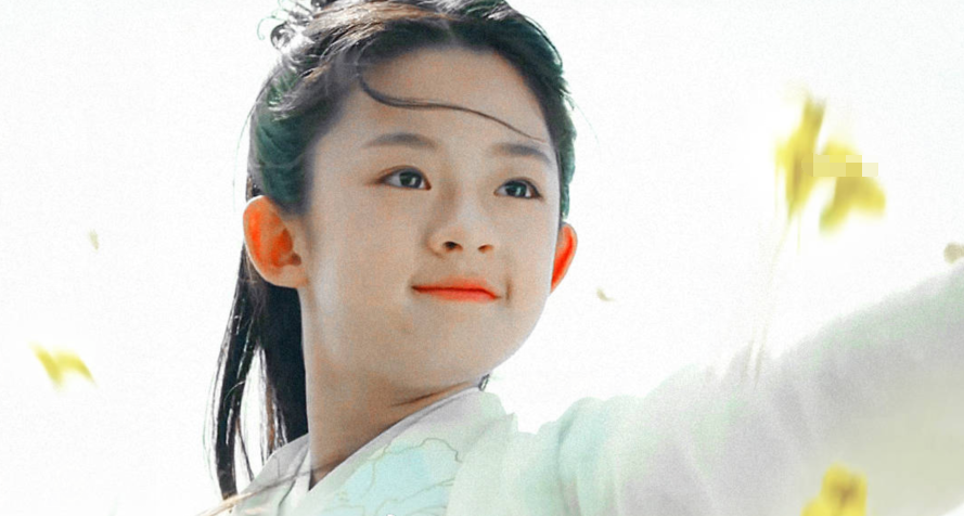 很大的帮衬作用,黄毅和黄杨钿甜很明显为这两部剧贡献了一个好的开始