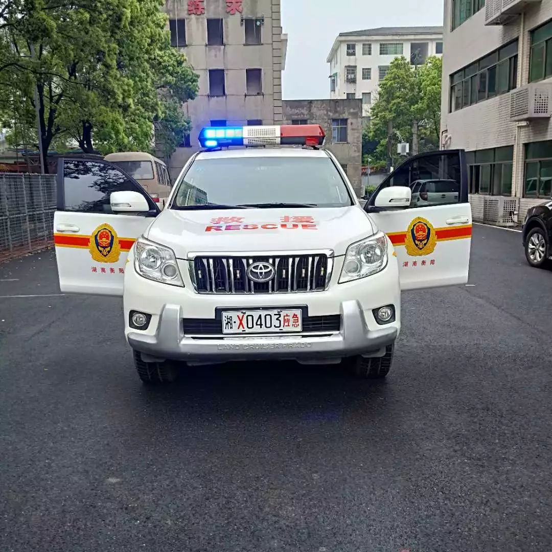 新形象帅气全市消防救援车辆外观制式涂装完成