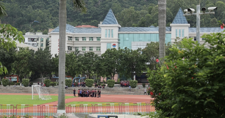 富源学校2016年11月与河北衡水中学联姻,挂牌成立了衡水中学深圳富源