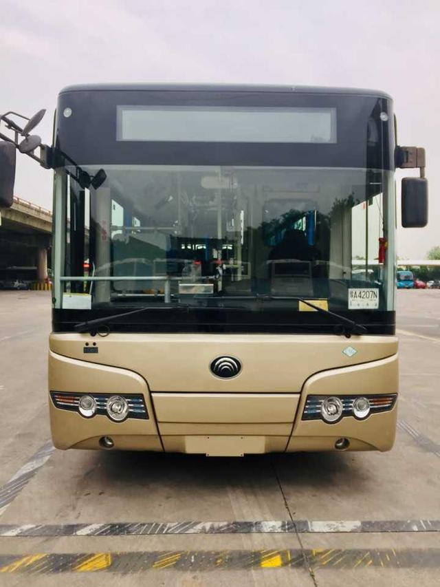 白鹿之舟241将于5月9号更换宇通鹰眼系列空调车,并进行缩线调整