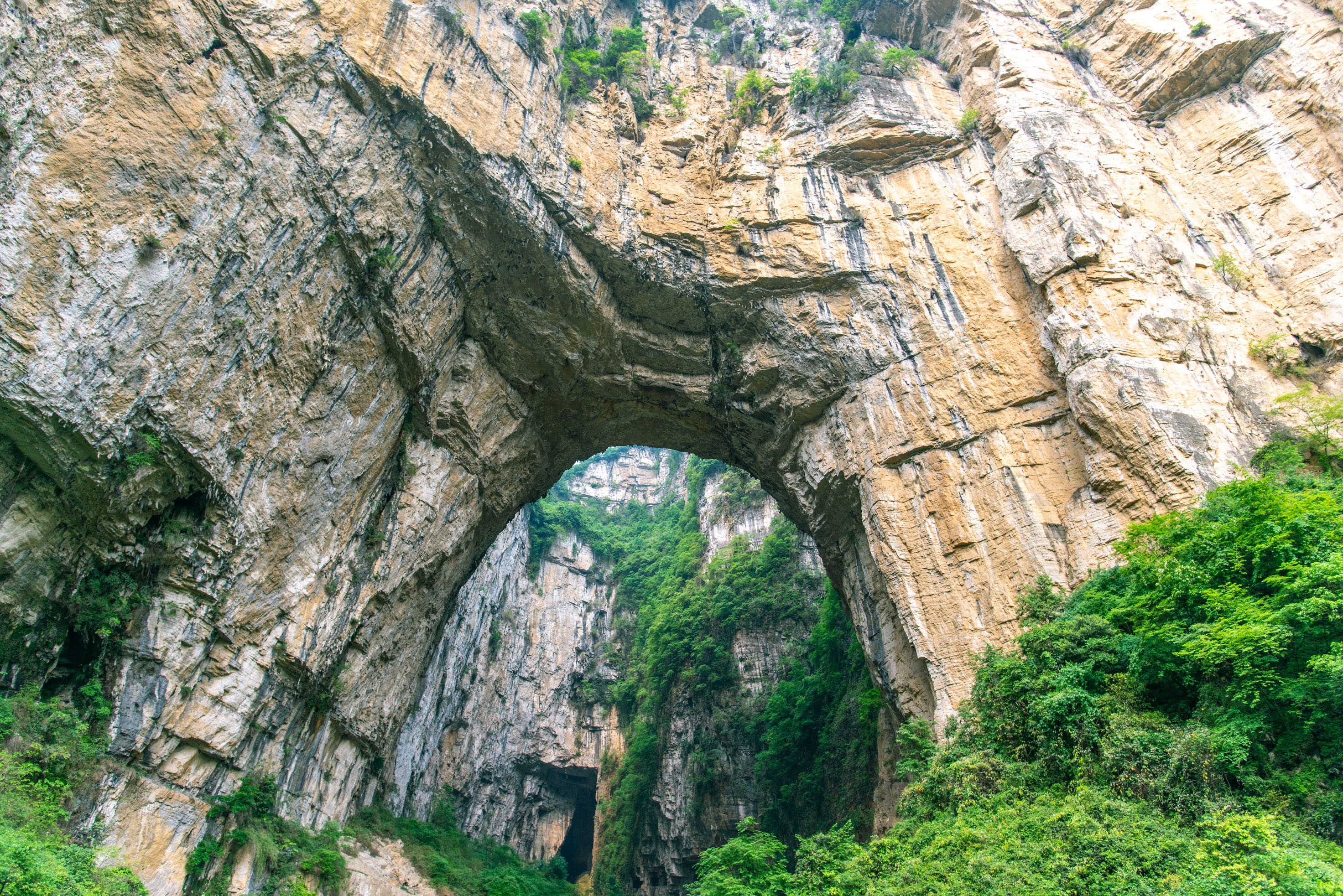 铜仁大峡谷天生桥图片