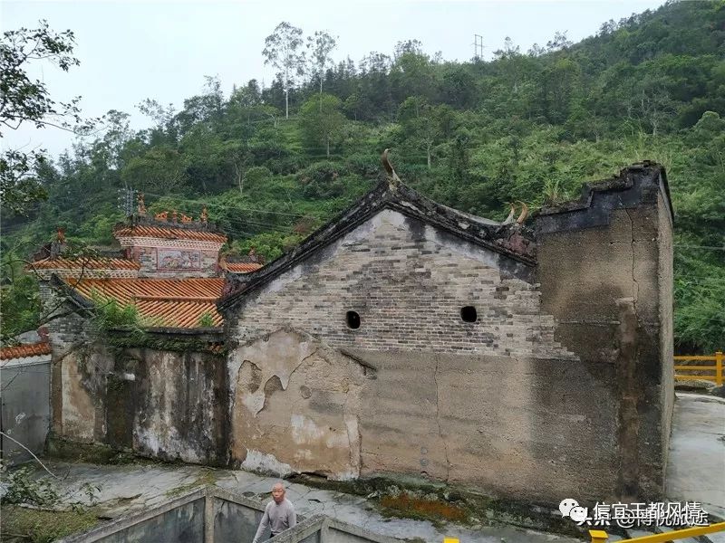 平塘镇有座建在峭壁上古庙,很具观赏价值!你去荡过未?_信宜