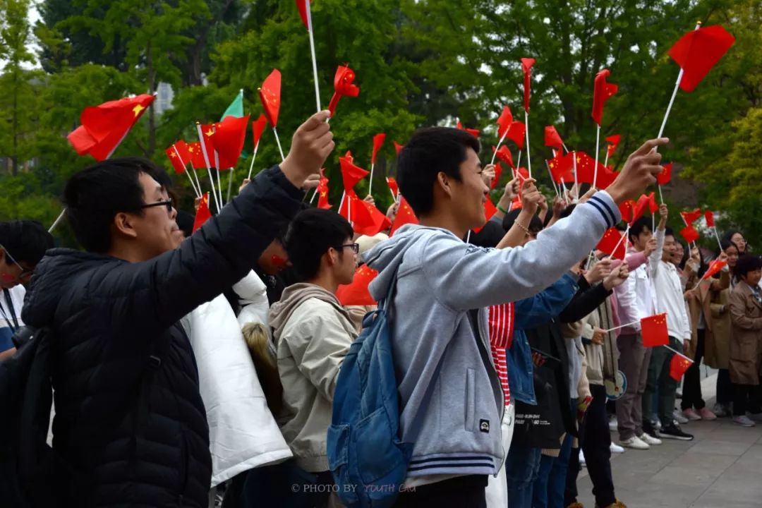 青春為祖國歌唱這裡是中國農業大學中國地質大學武漢來一個