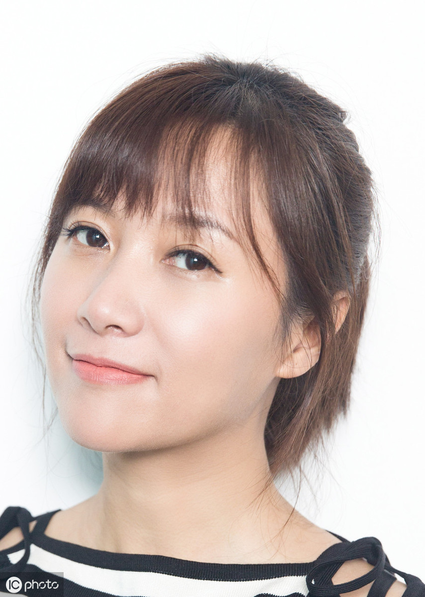 徐静蕾,她还是那个耐看型美女