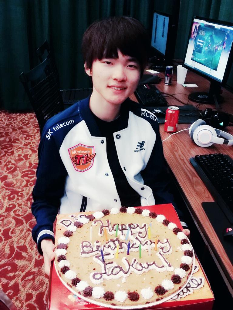 faker生日快乐,今年有望以季中赛冠军作为礼物