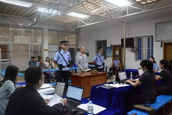 以经营"合浦县西场镇大沟江边的河沙开采项目"巨贪科长"受审了!