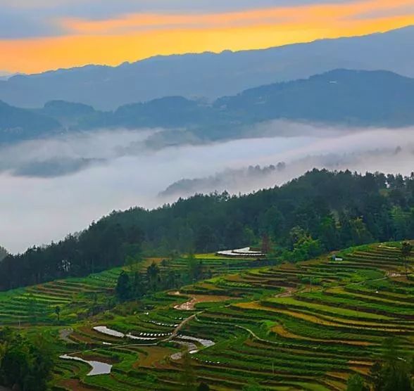 渝東石柱第一峰牧雲山上龍骨寨