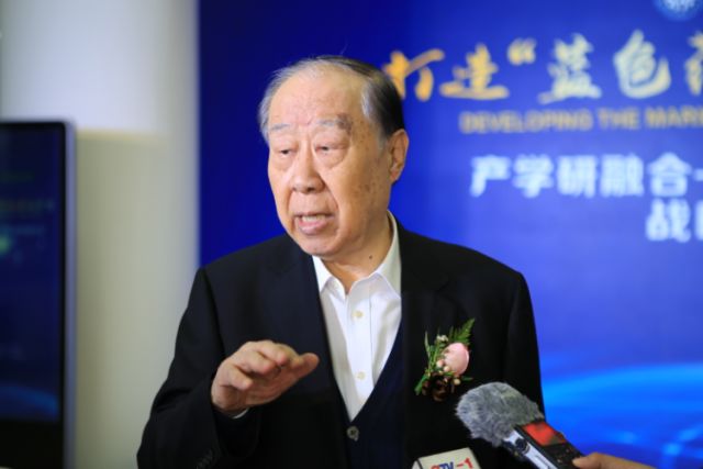 青岛海洋生物医药研究院院长管华诗