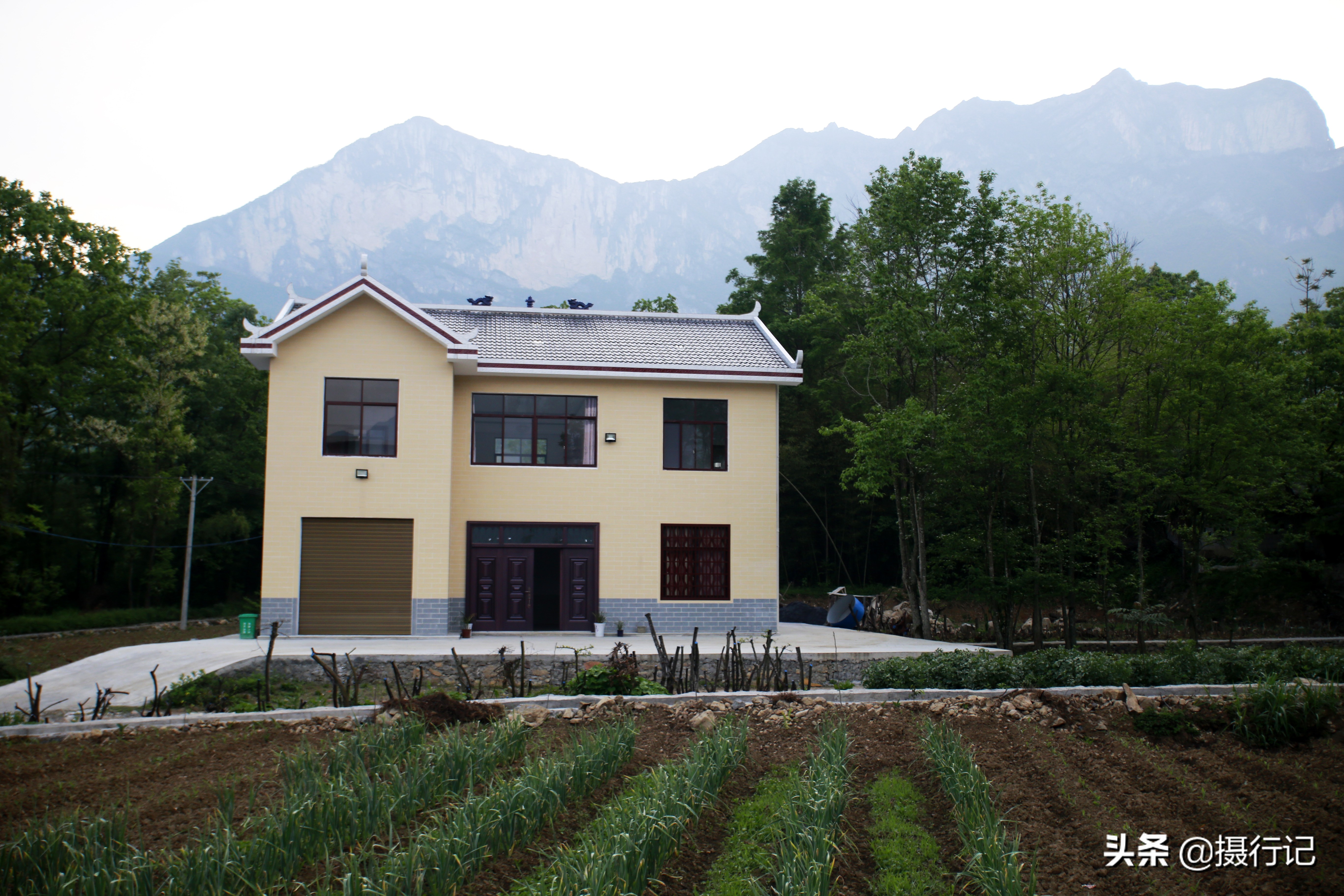 大山里建栋小洋房您猜需要多少钱运建筑材料得经过三路十八弯