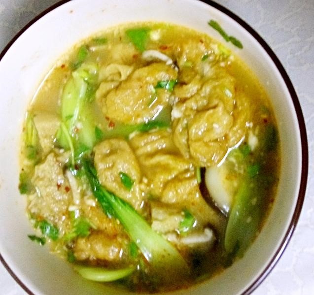 一道具有浓郁地方特色的小吃鸡汤面筋泡