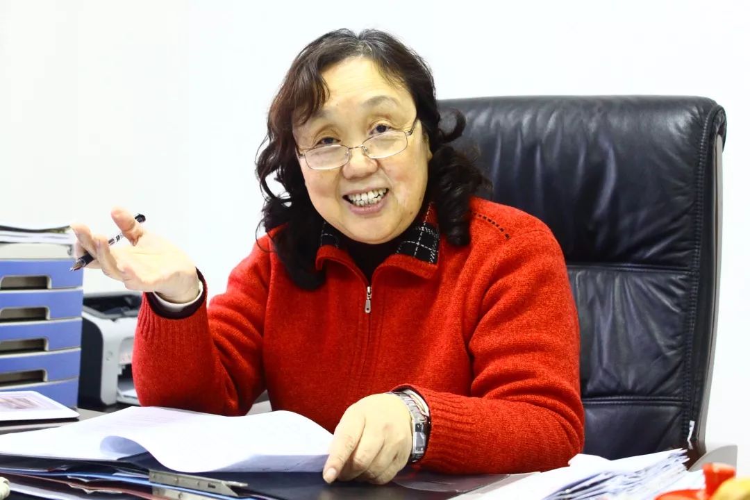 国家教学名师严国萍教授国家教学名师熊永红教授地理位置优越,教学