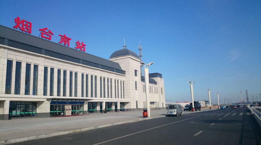 5月3日,年近六十的孟阿姨乘坐烟台45路公交车来到火车站,欲前往威海.