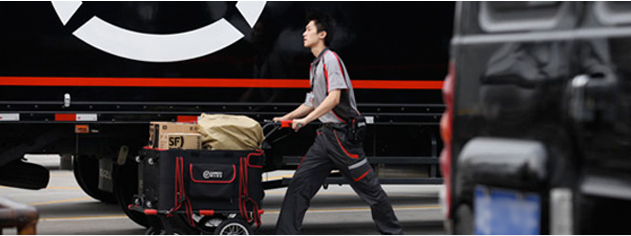 5月3日,宁波一网友爆料通过申通快递寄10公斤衣物到北京,被收费145元
