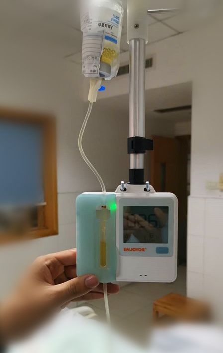 护士站实时监控患者输液时的状态,采用红外线感应技术,实时感应输液管