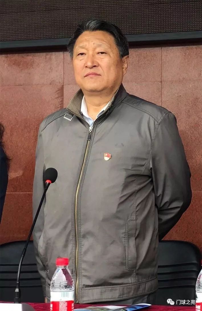 区委老干部局局长王增哲先生宣布第十六届华北地区门球精英赛开幕