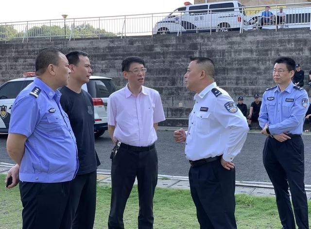 中院司法警察警务技能集训队调研指导,中院党组副书记沈毅青参加活动