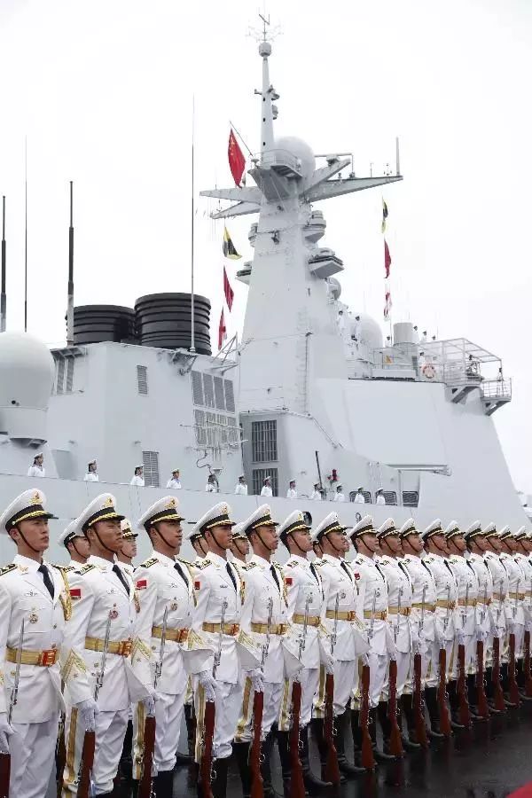 这次青岛历史性海上阅兵,留给我们的三点启示!