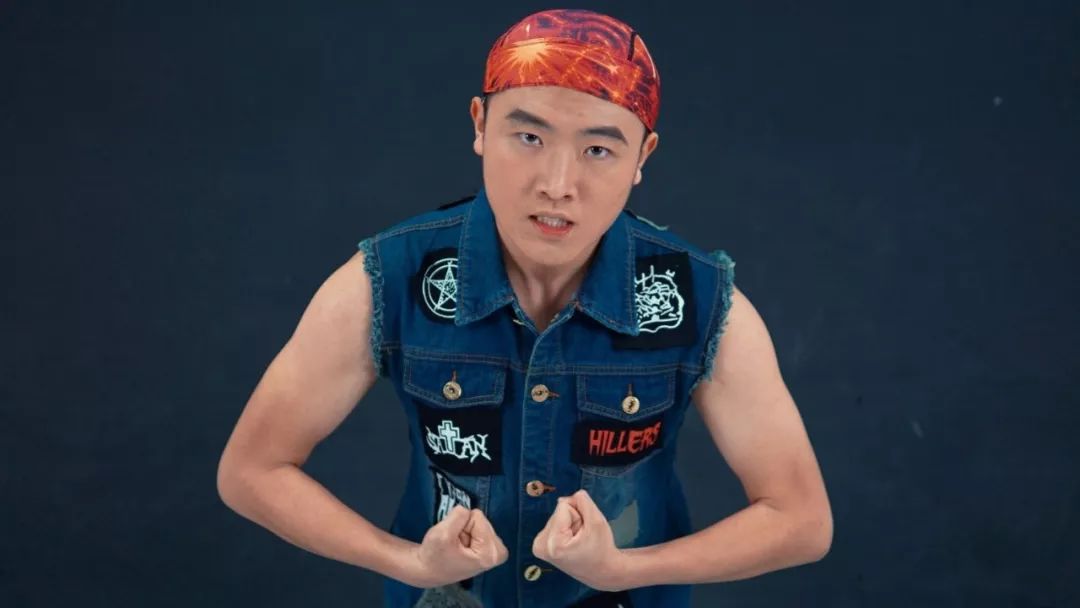 秦梓豪饰罗尼蔡一帆饰经理汪中浩饰侍者张钰饰女仆导演 郏耀鹏副导演