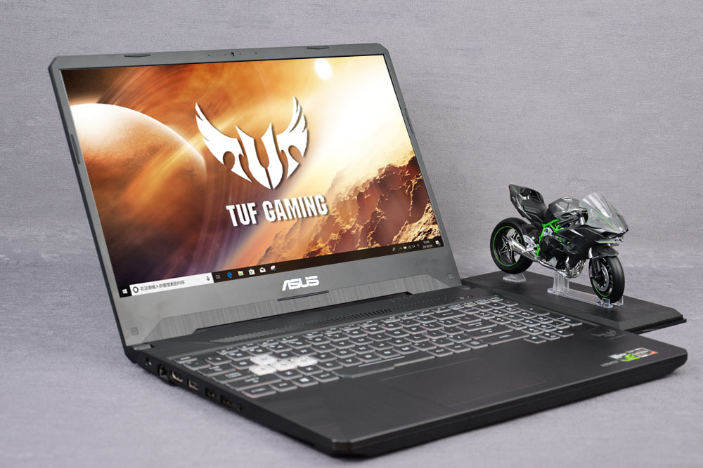 首搭amd锐龙73750h飞行堡垒7游戏本外观图赏