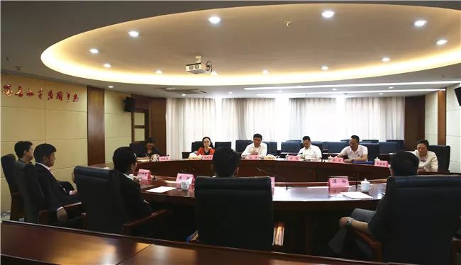 贵州省体育局与人民网举行战略合作座谈会