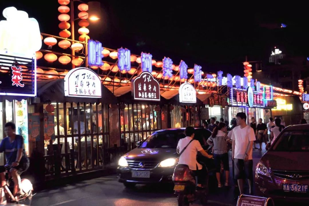 杭州湖滨银泰小吃街图片