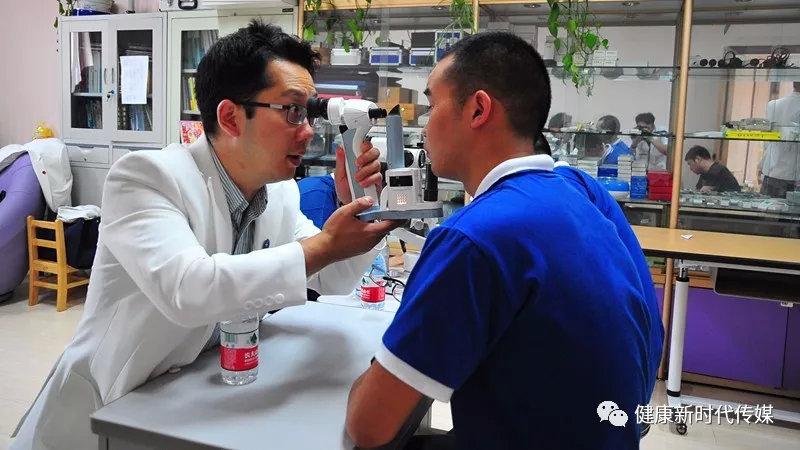 小邱飞刀北医三院眼科的一把光之刃