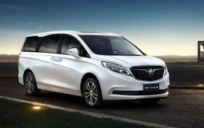 百公里油耗5.8L，奥德赛锐·混动对比别克GL8，谁值得选？