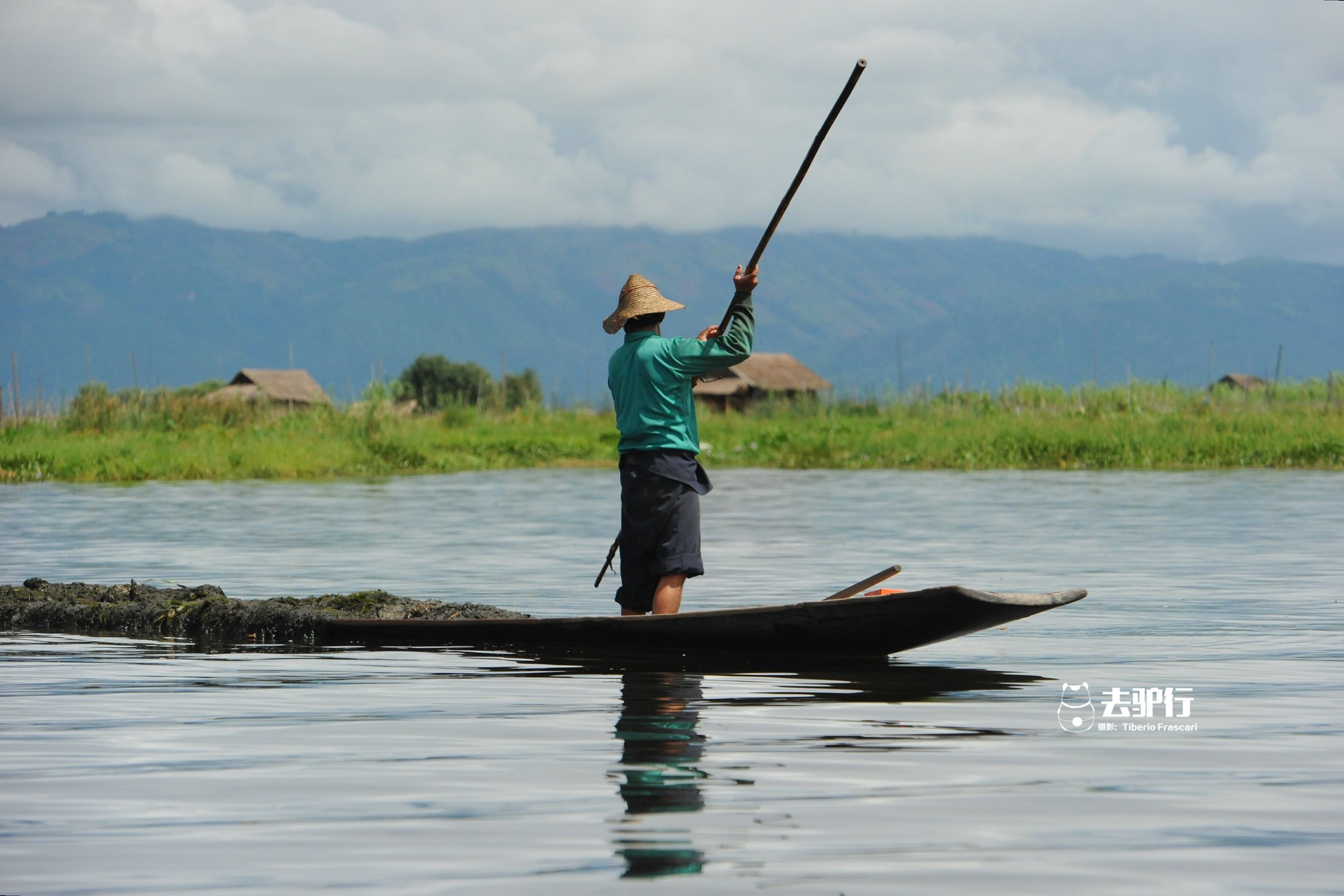 原创被荒废的渔民捕鱼成表演形式让人想起漓江上的渔民