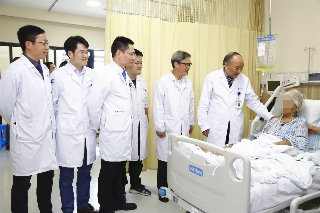 八旬老人突然全身变黄郑树森院士团队多学科诊疗方案挽救生命