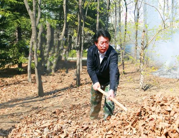 经济贸易合作区领导小组办公室主任,吉林省商务厅副厅长,珲春市委书记