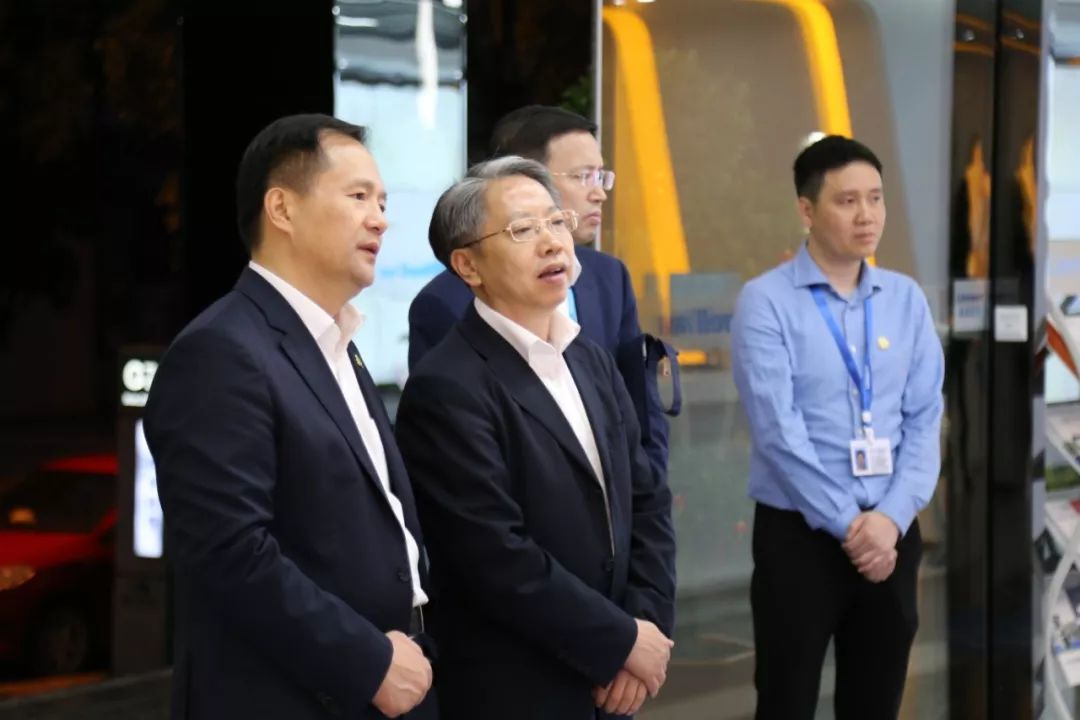 辽宁省信息中心党组书记主任甄杰一行莅临南威软件集团福州运营中心